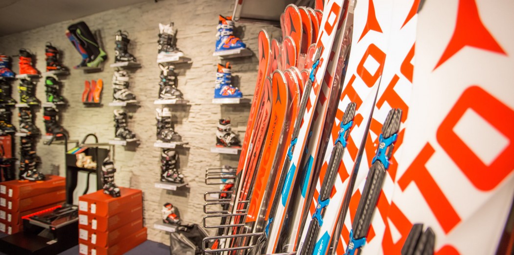 Atomic Ski bei Intersport Kerschbaumer