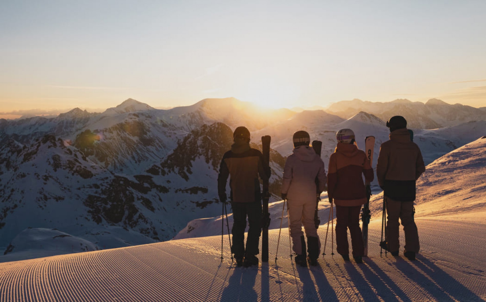Sonnnenuntergang im Skigebiet
