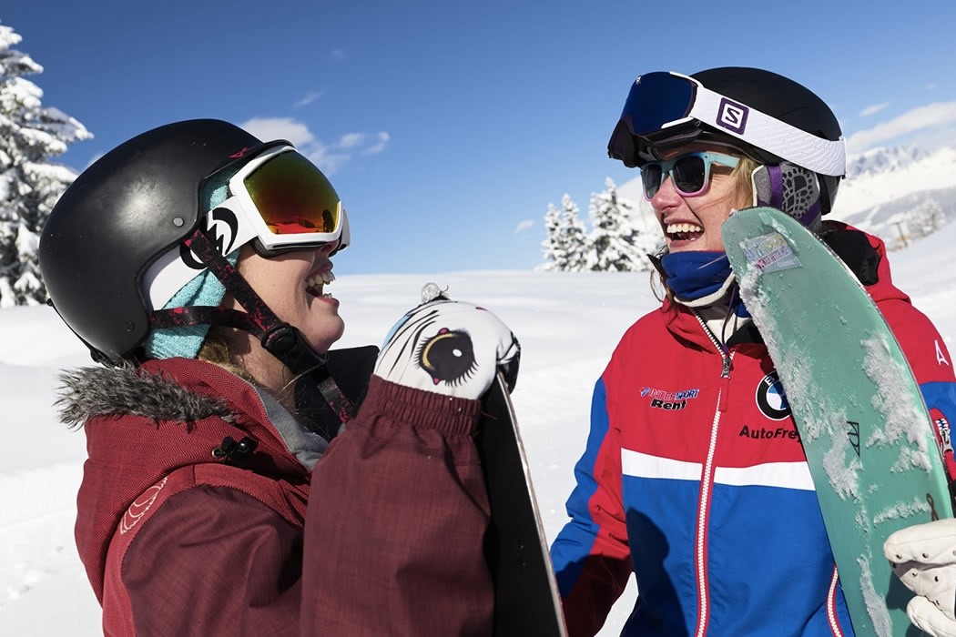 Übung im Snowboard-Kurs